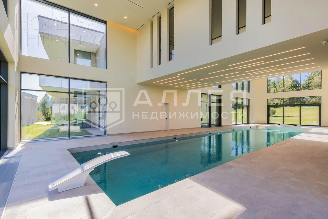 2-этажный коттедж 1 873.5 м² с отделкой