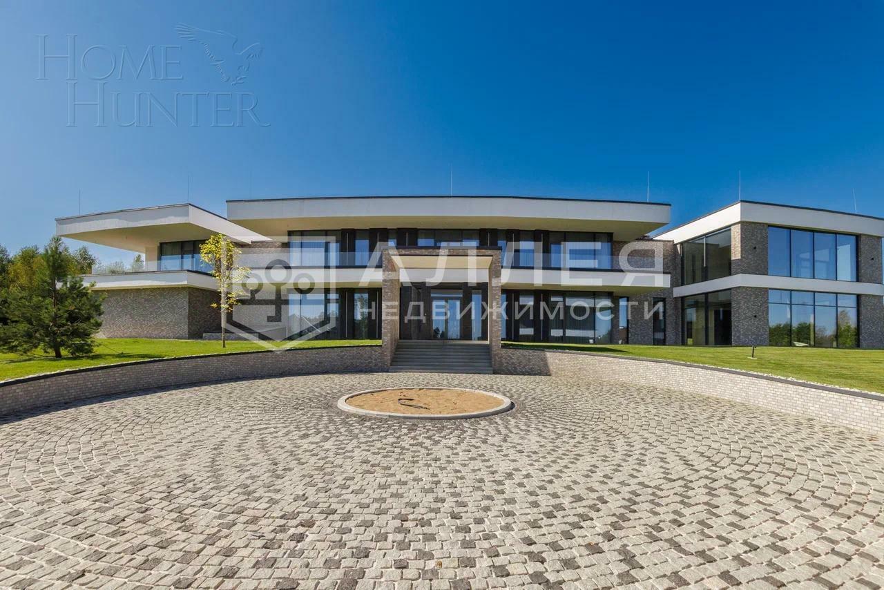 2-этажный коттедж 1 873.5 м² с отделкой