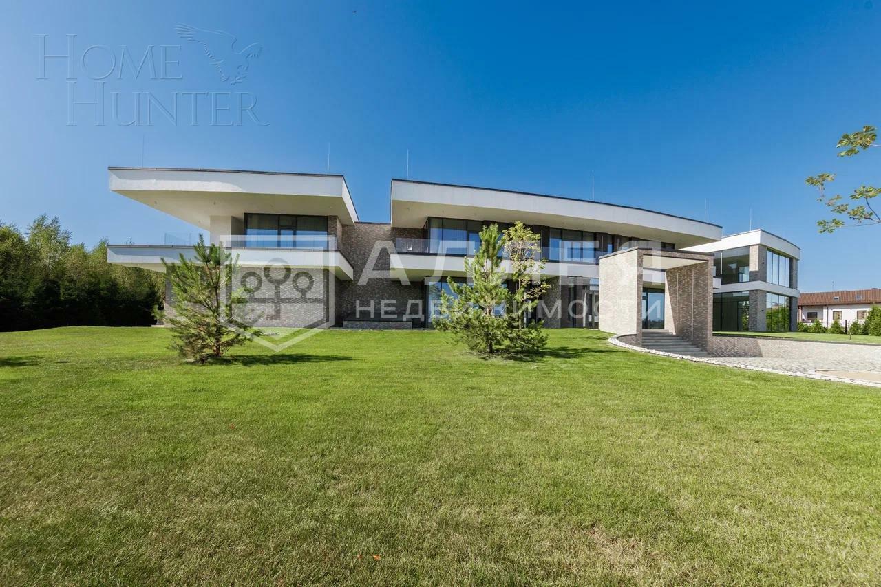 2-этажный коттедж 1 873.5 м² с отделкой