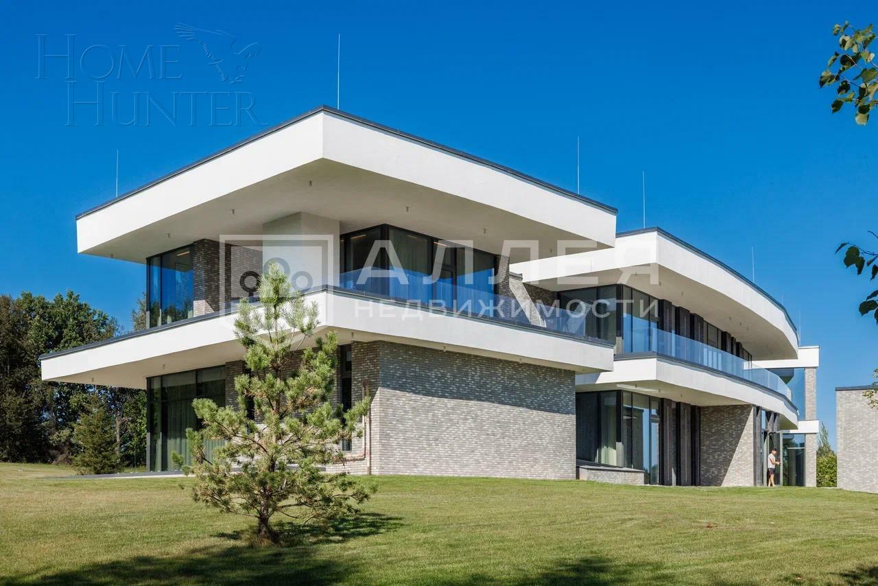 2-этажный коттедж 1 873.5 м² с отделкой