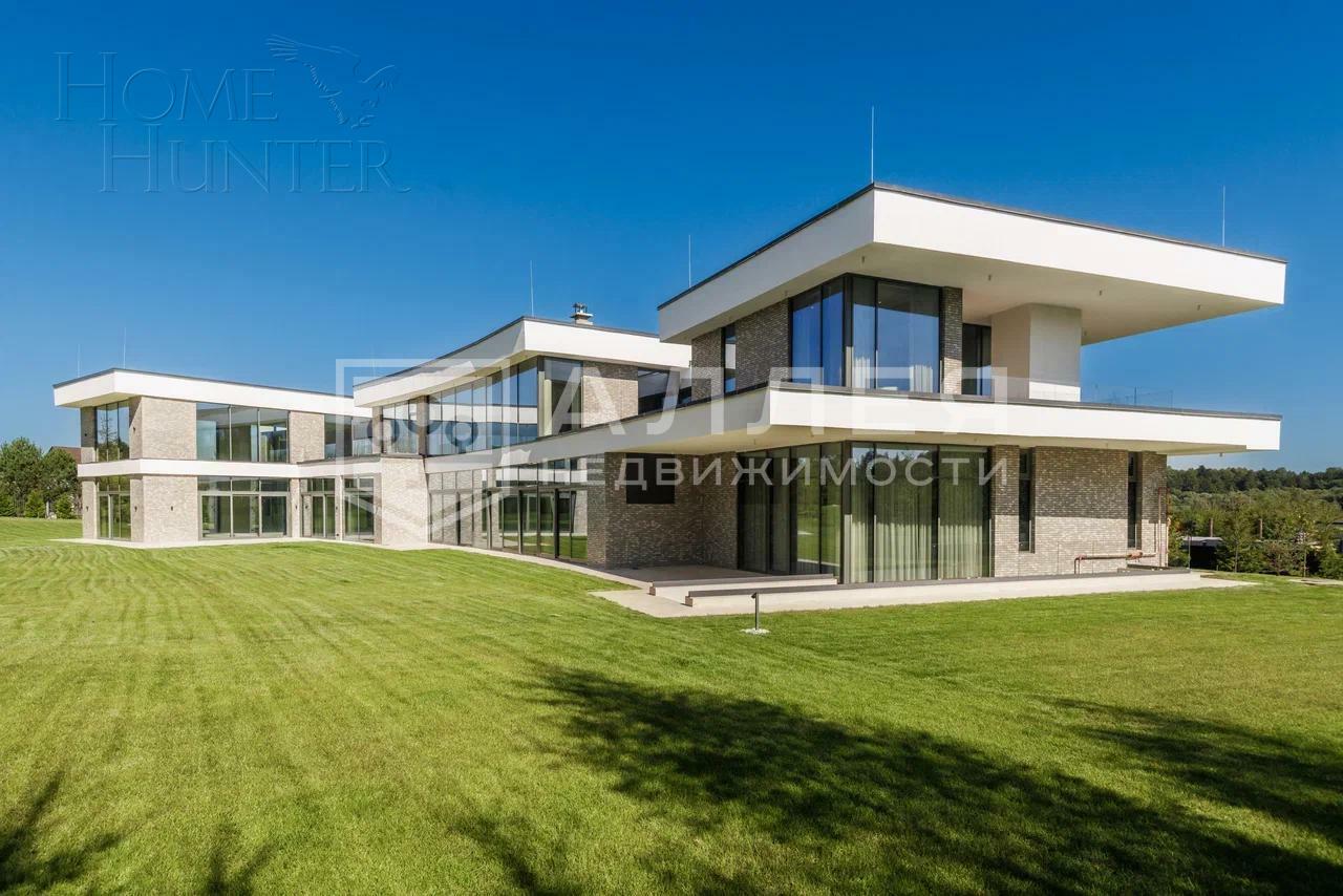 2-этажный коттедж 1 873.5 м² с отделкой