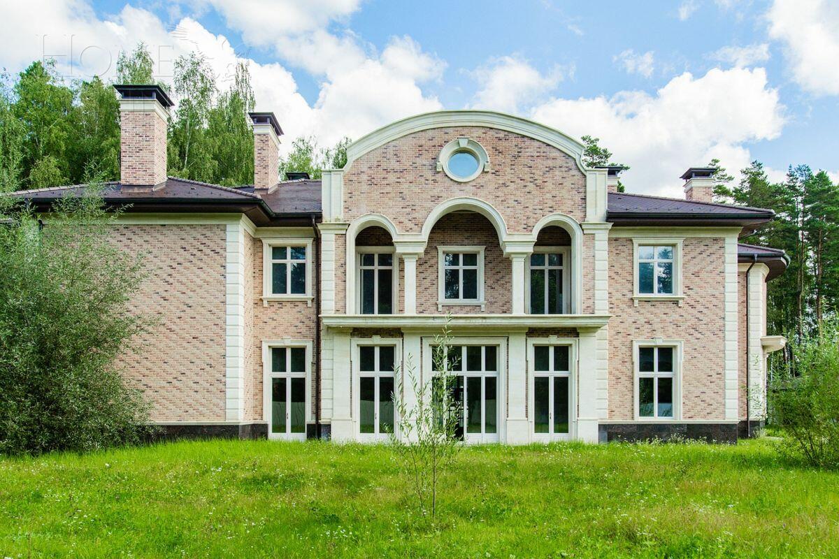 2-этажный коттедж 1 289 м² без отделки