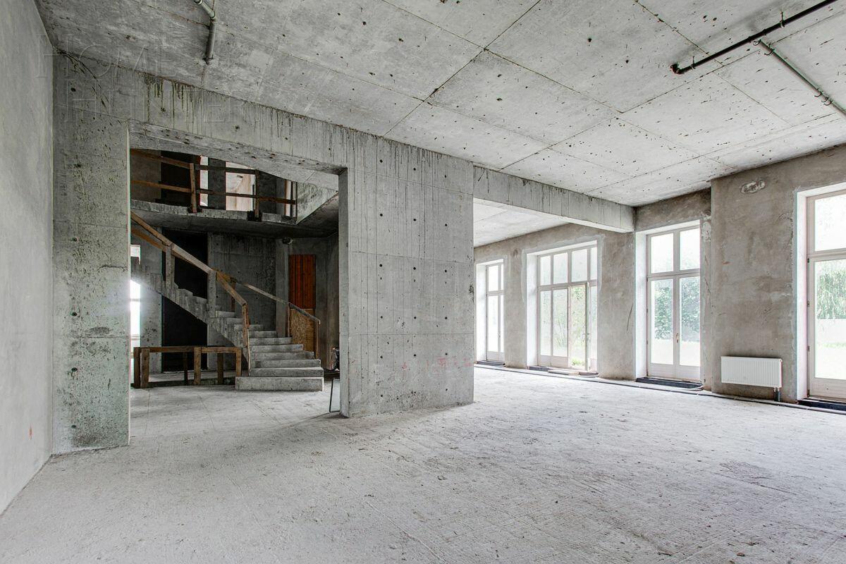 2-этажный коттедж 1 289 м² без отделки