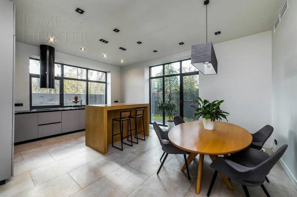 2-этажный коттедж 450 м² с отделкой