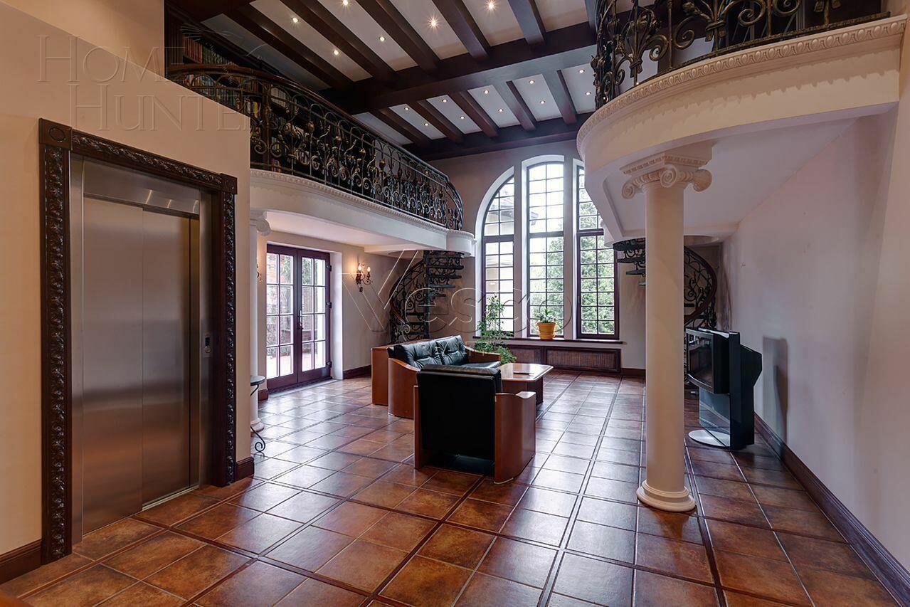 2-этажный коттедж 1 100 м² с отделкой