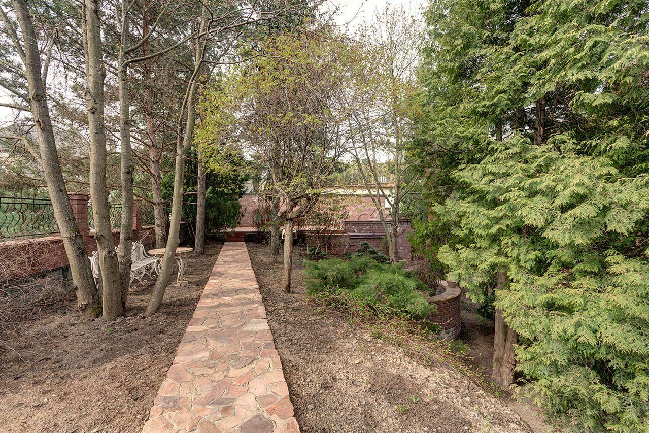 2-этажный коттедж 1 100 м² с отделкой