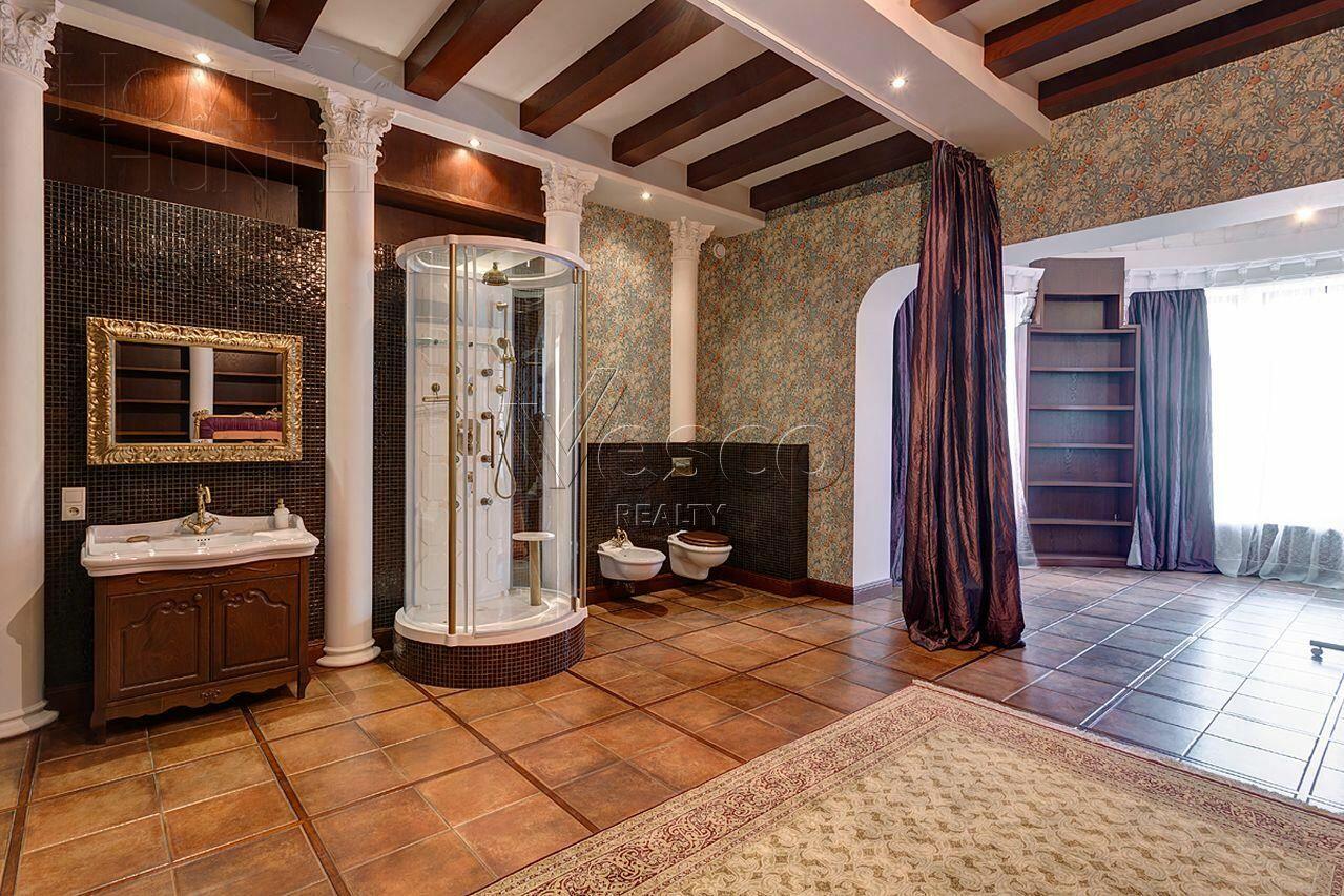 2-этажный коттедж 1 100 м² с отделкой