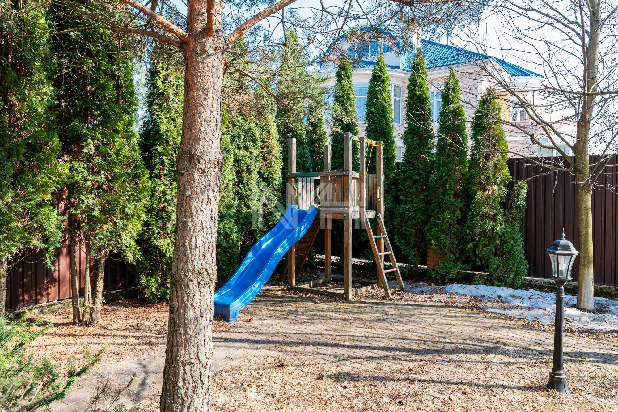 2-этажный коттедж 425 м² с отделкой