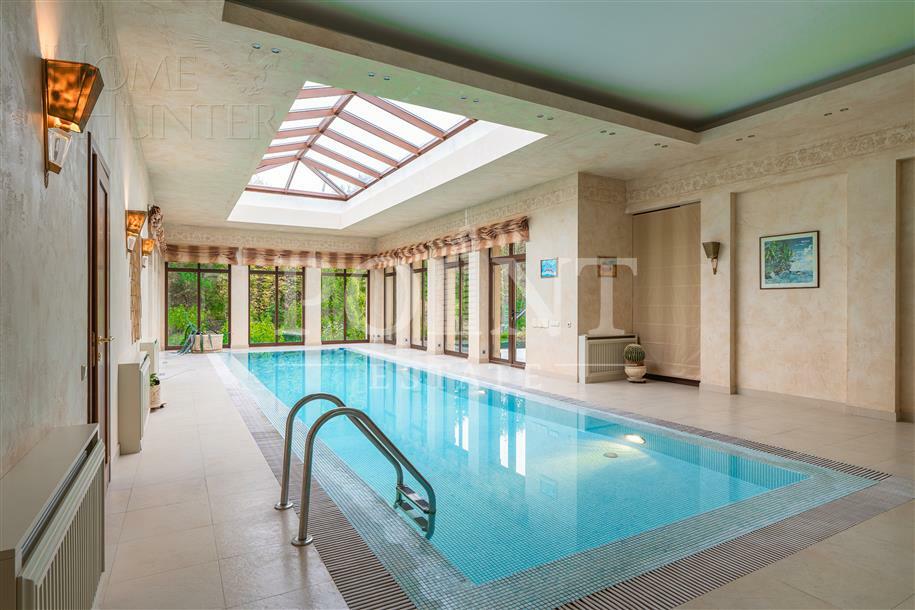 2-этажный коттедж 750 м² с отделкой