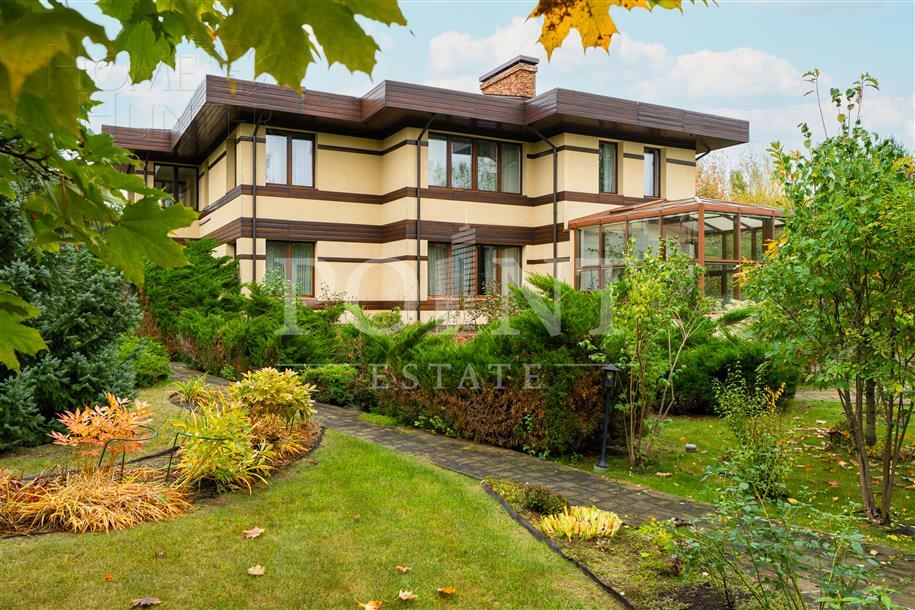 2-этажный коттедж 750 м² с отделкой