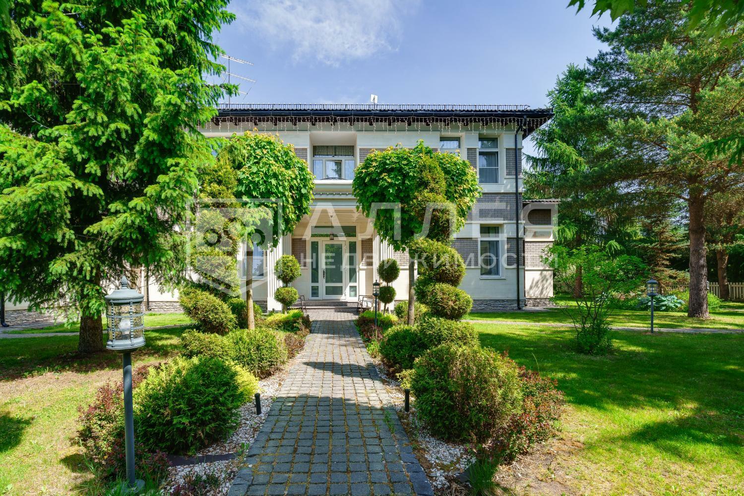 2-этажный коттедж 810 м² с отделкой