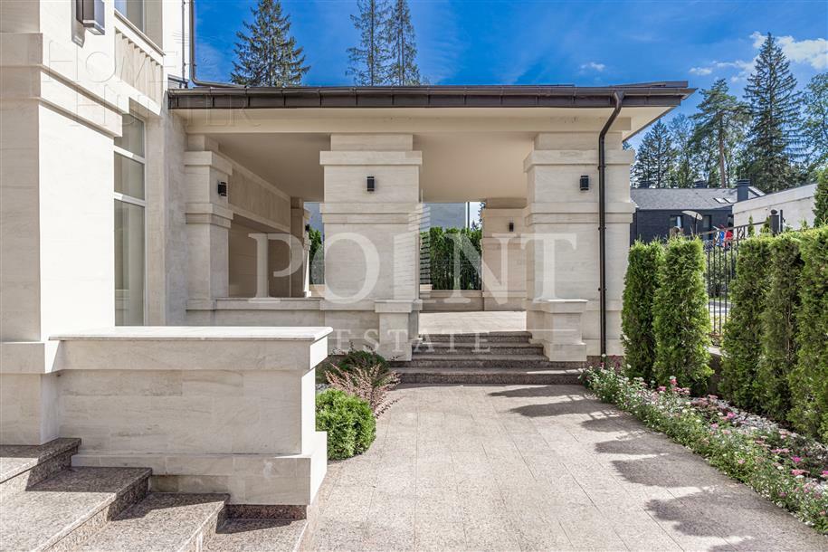 2-этажный коттедж 700 м² с отделкой