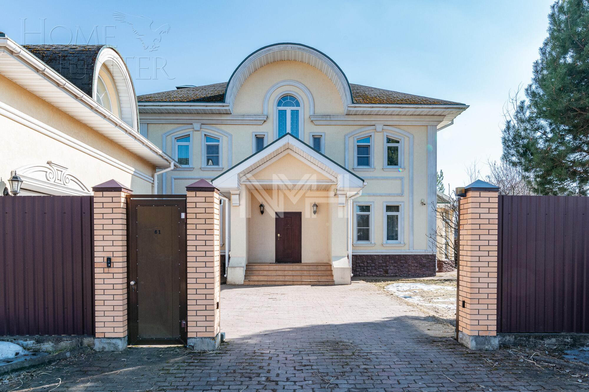 2-этажный коттедж 425 м² с отделкой