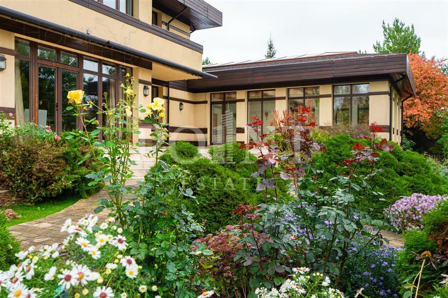 2-этажный коттедж 750 м² с отделкой