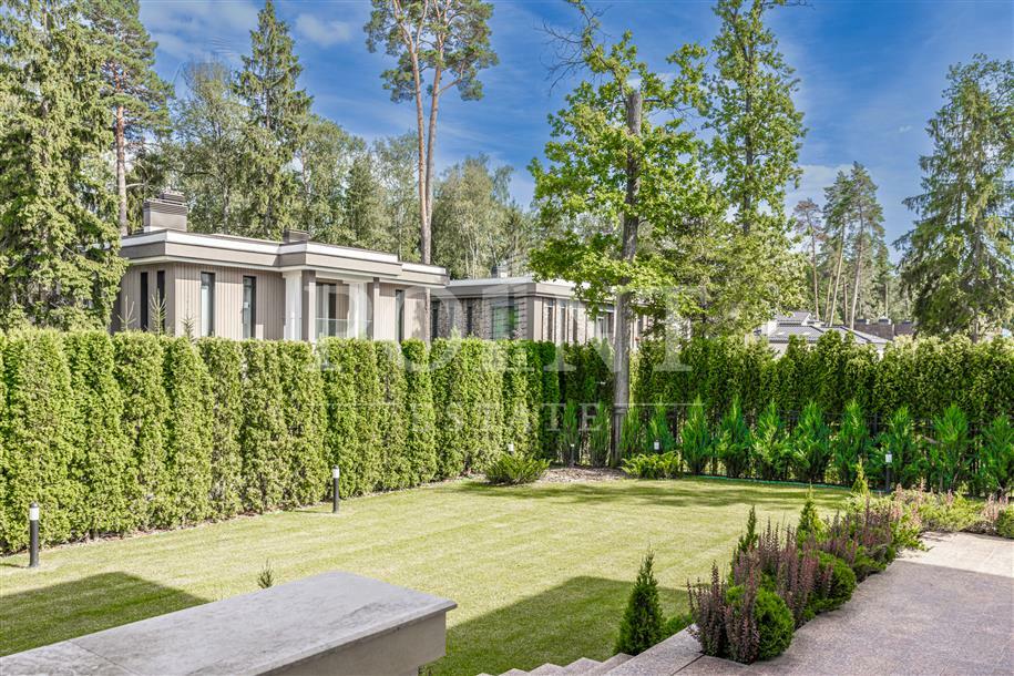 2-этажный коттедж 700 м² с отделкой