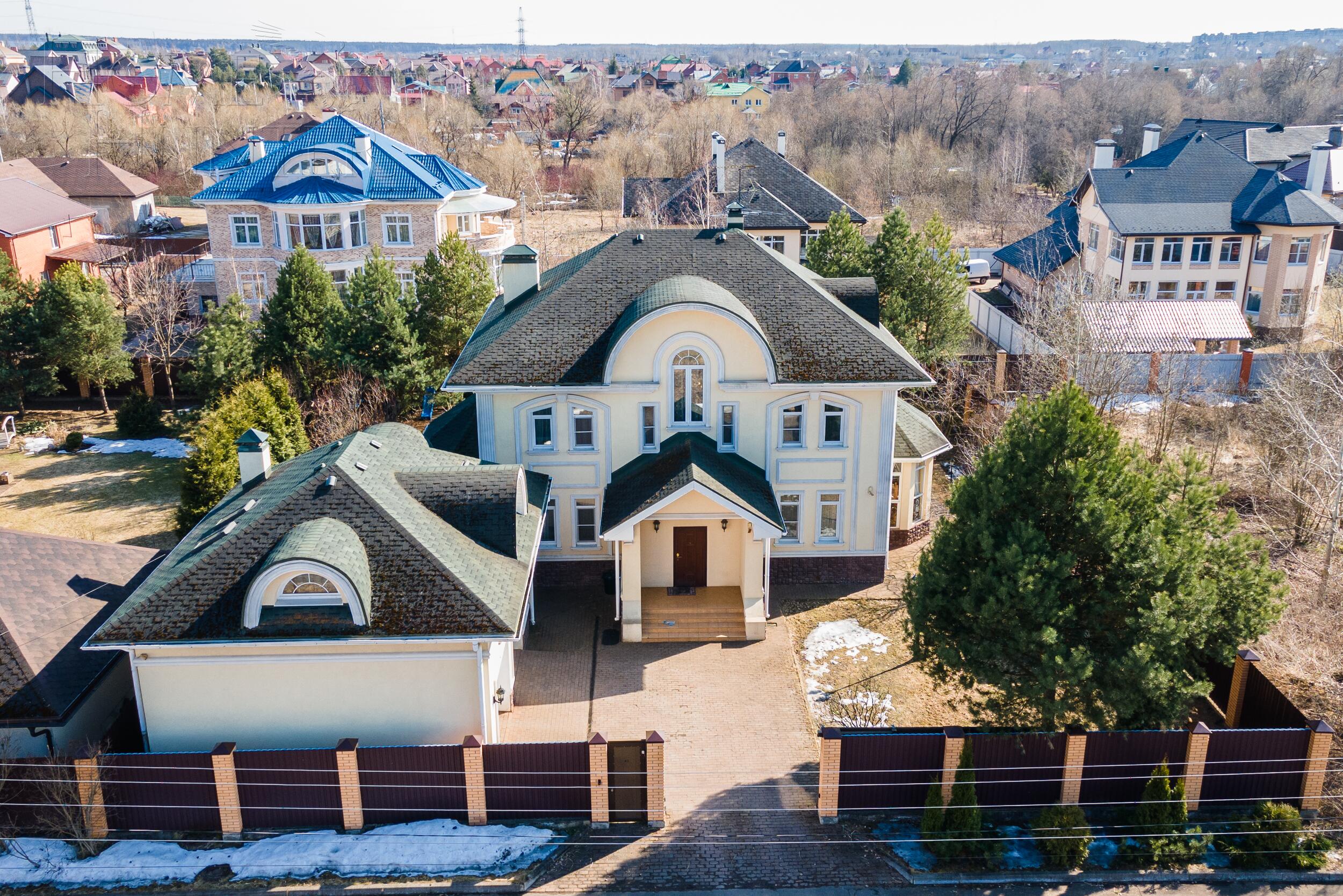 2-этажный коттедж 425 м² с отделкой