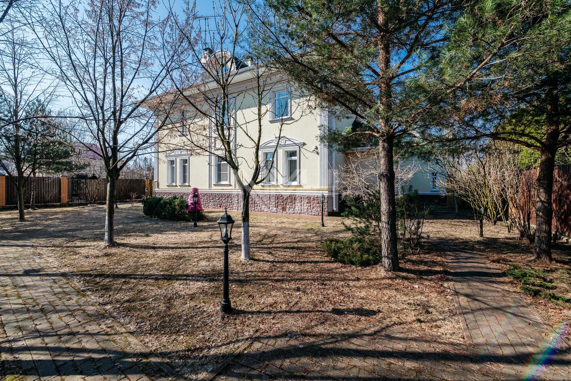 2-этажный коттедж 425 м² с отделкой