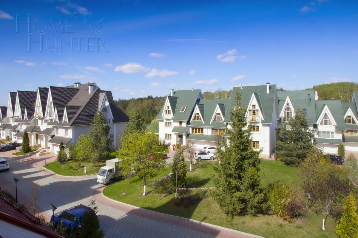 2-этажный таунхаус 460 м² с отделкой