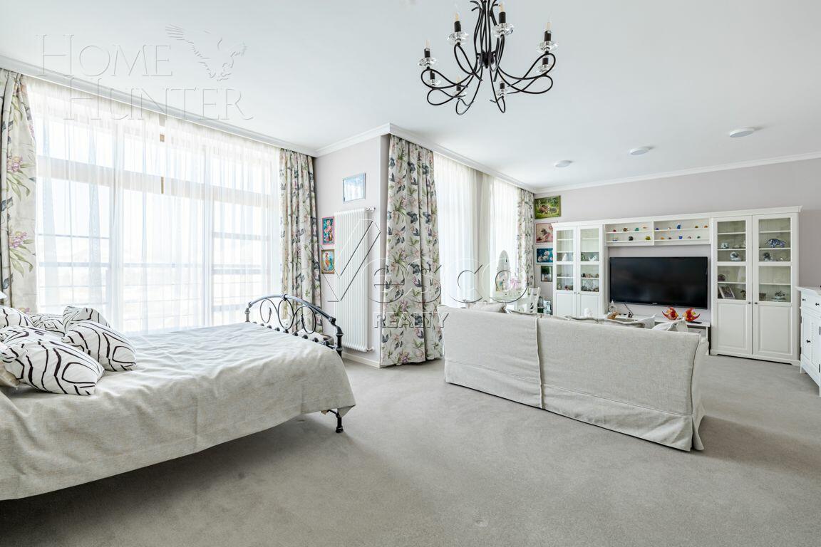 3-этажный таунхаус 275 м² с отделкой