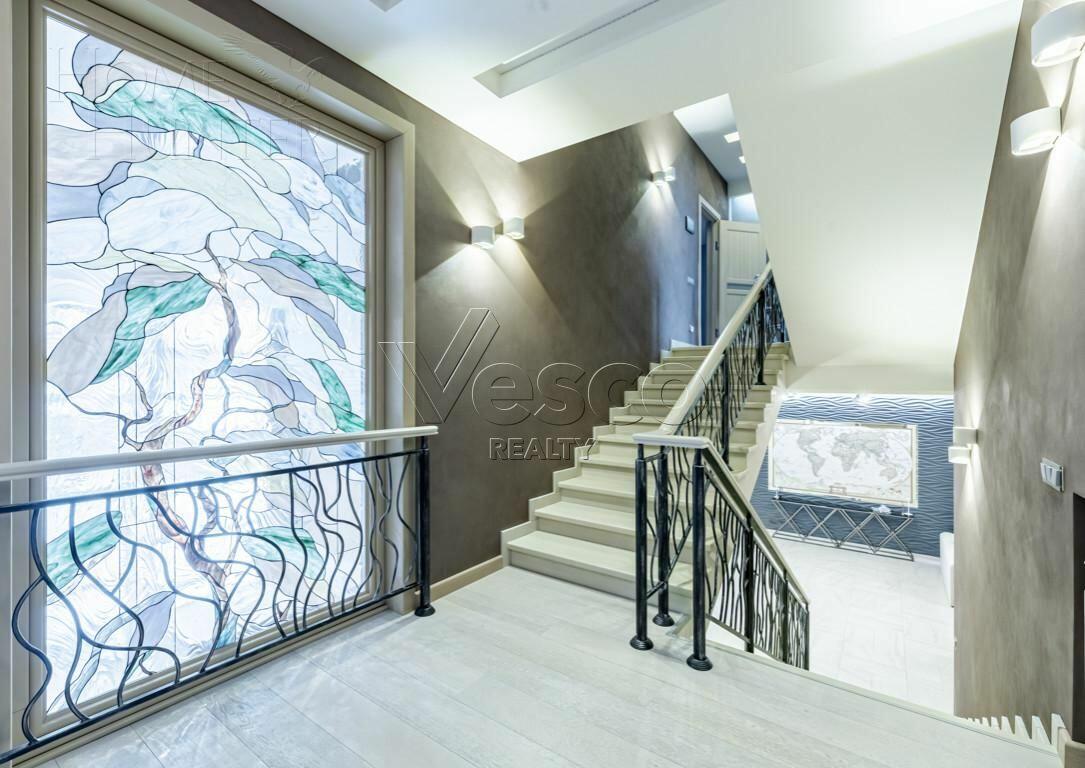 2-этажный таунхаус 550 м² с отделкой