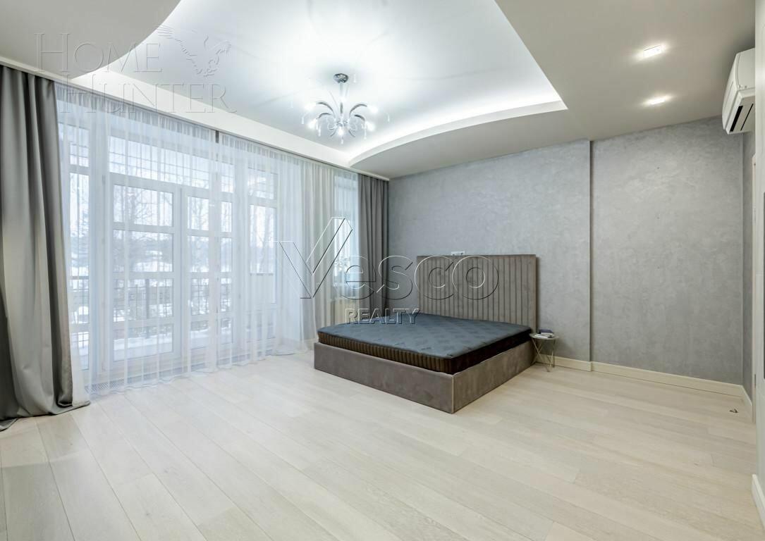 2-этажный таунхаус 550 м² с отделкой