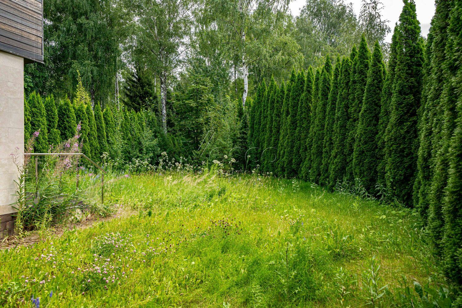 3-этажный таунхаус 323 м² без отделки