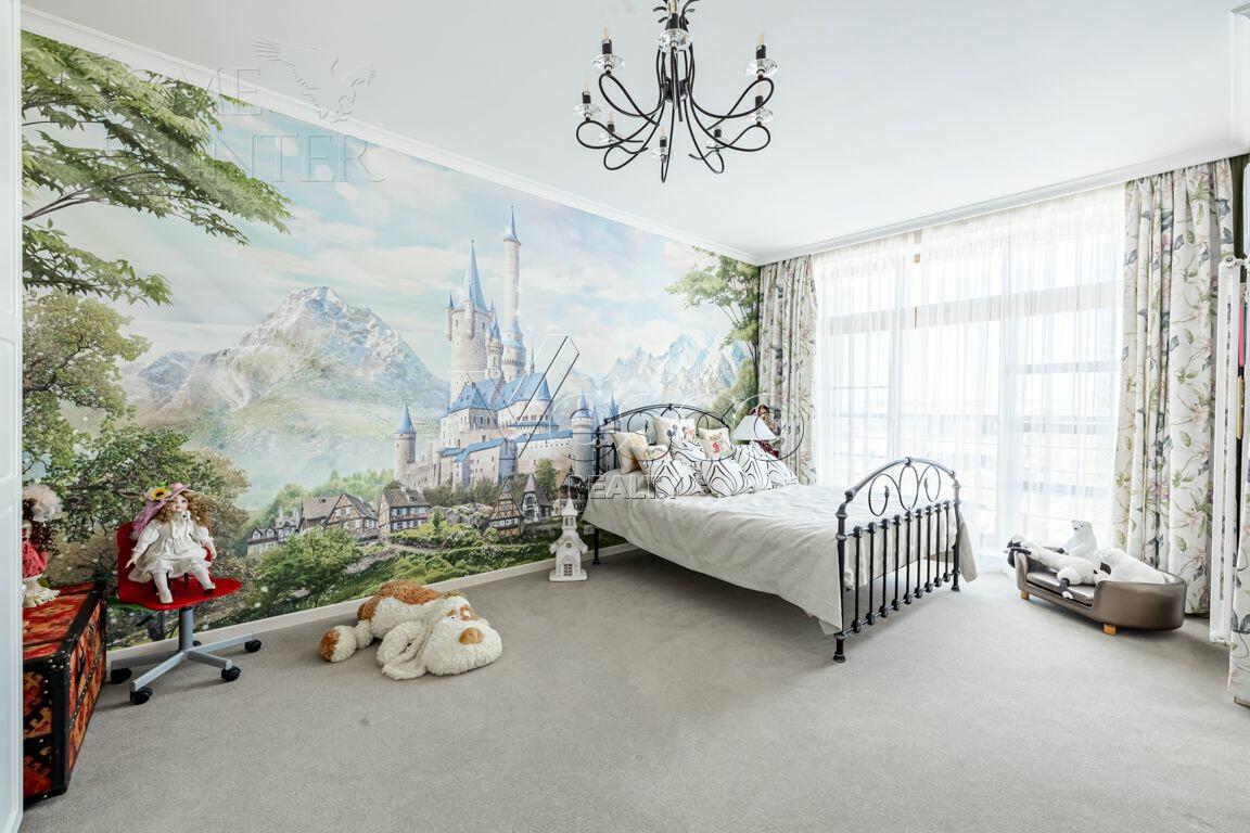 3-этажный таунхаус 275 м² с отделкой