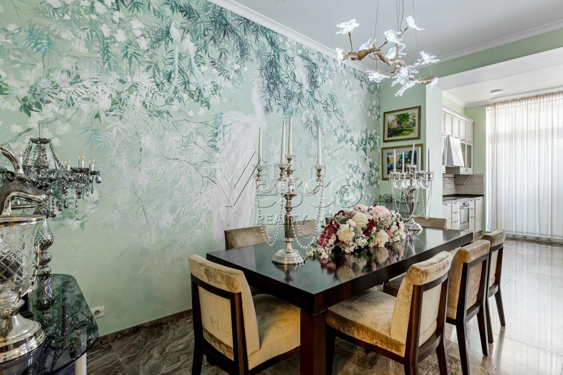 3-этажный таунхаус 275 м² с отделкой