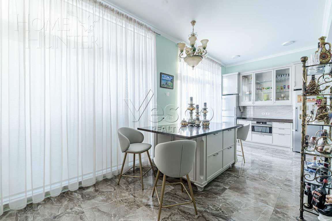 3-этажный таунхаус 275 м² с отделкой