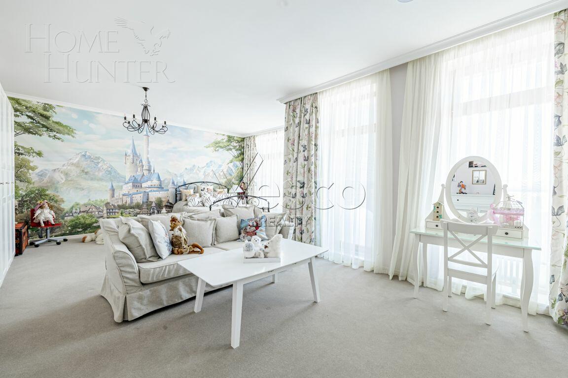 3-этажный таунхаус 275 м² с отделкой