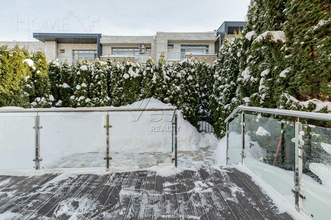 3-этажный таунхаус 275 м² с отделкой