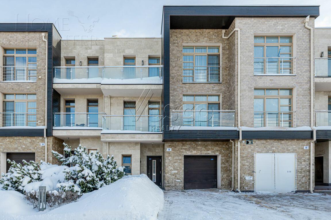 3-этажный таунхаус 275 м² с отделкой