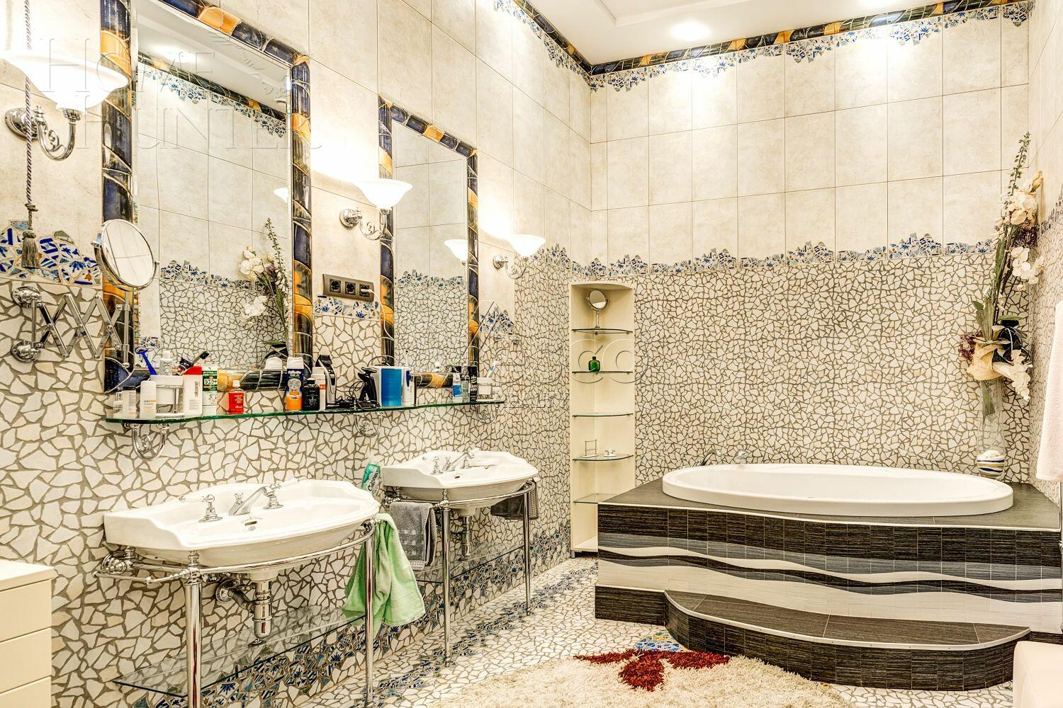 2-этажный коттедж 1 300 м² с отделкой