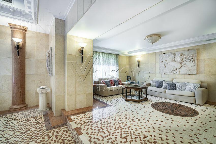 3-этажный коттедж 1 200 м² с отделкой