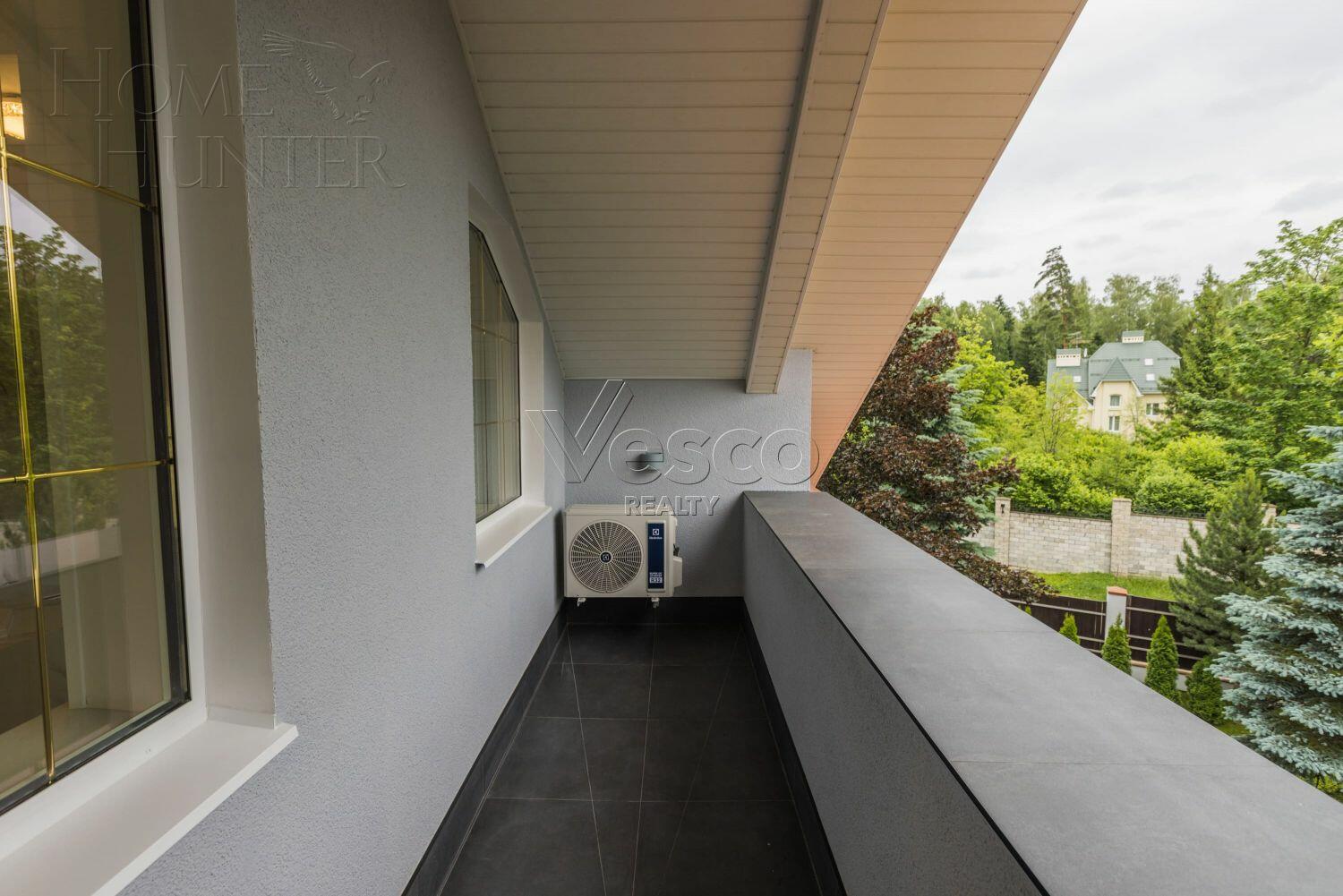 2-этажный коттедж 1 140 м² с отделкой