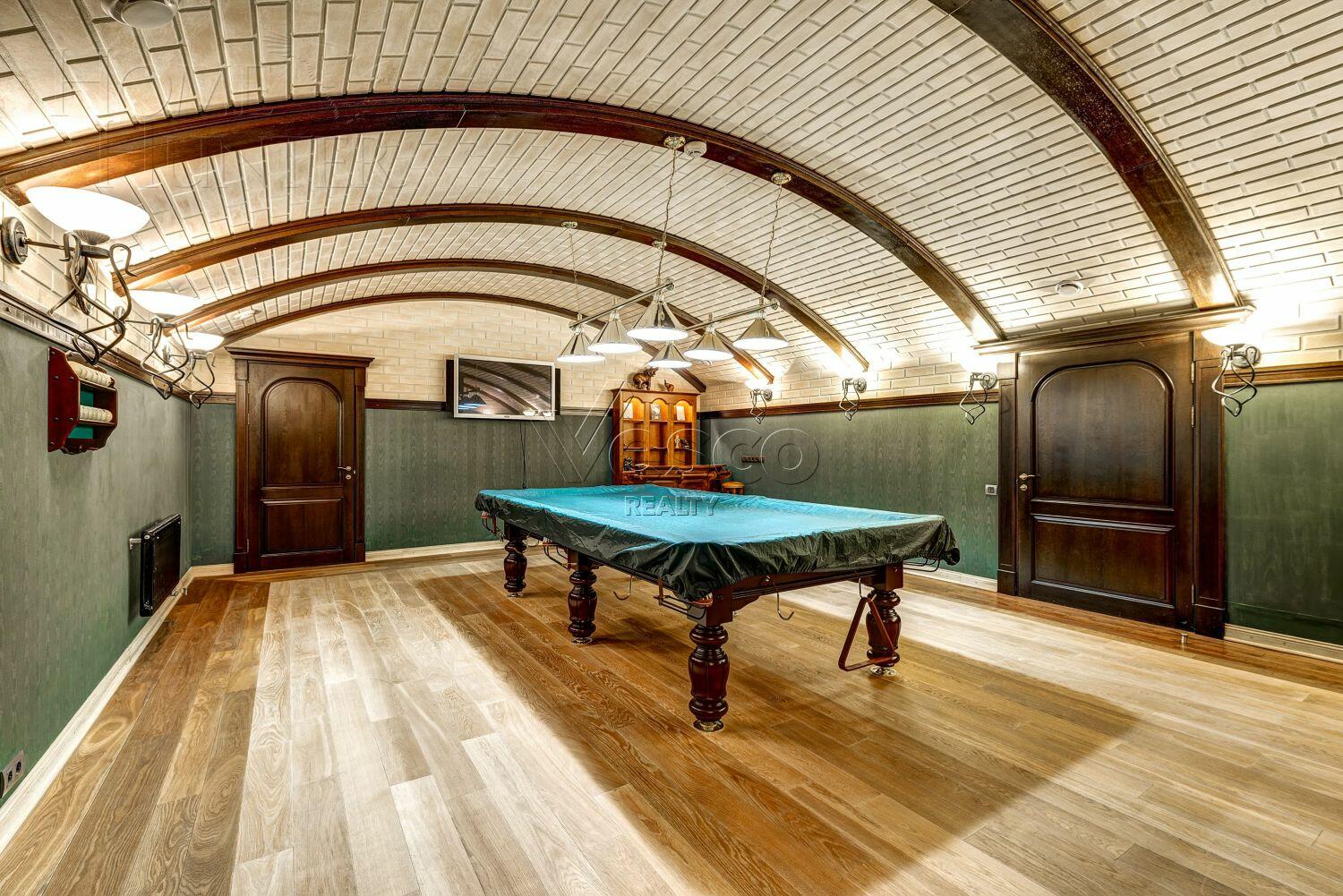 2-этажный коттедж 1 300 м² с отделкой