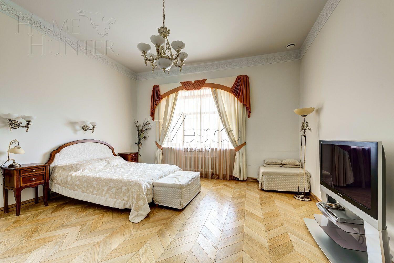 2-этажный коттедж 1 300 м² с отделкой