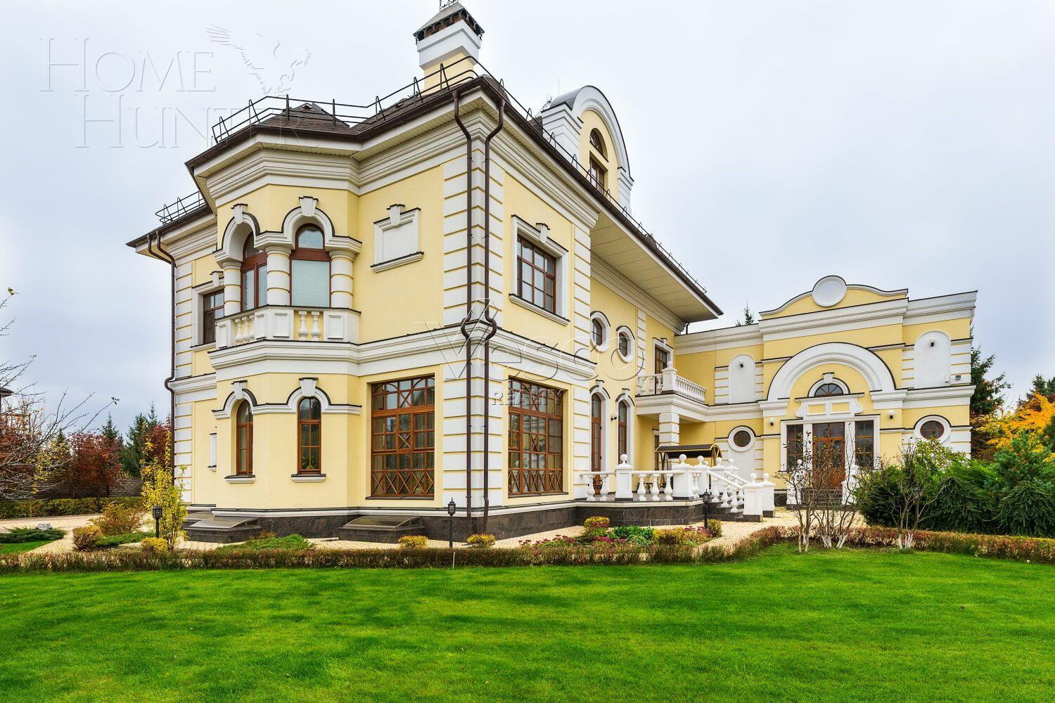 2-этажный коттедж 1 300 м² с отделкой