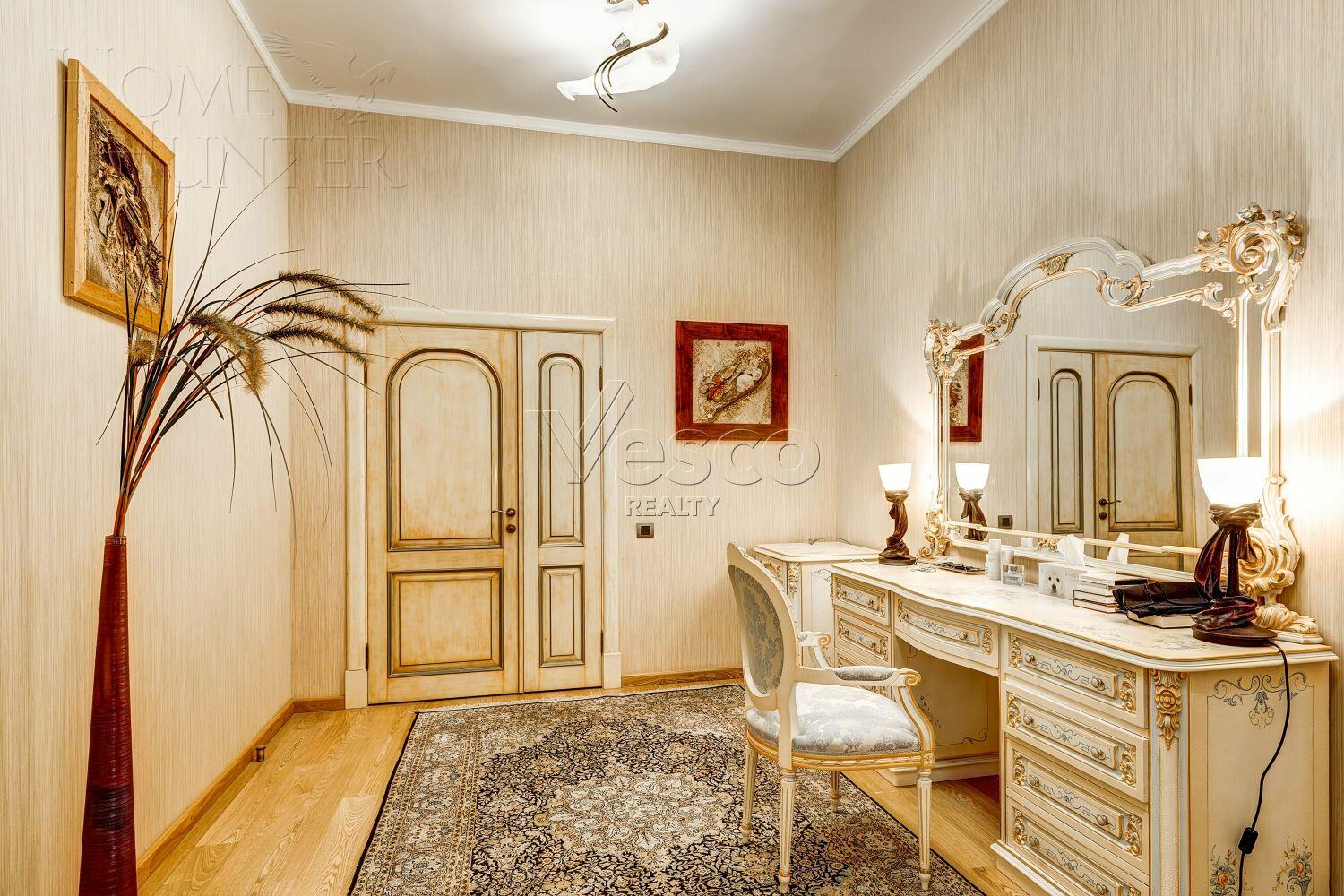 2-этажный коттедж 1 300 м² с отделкой