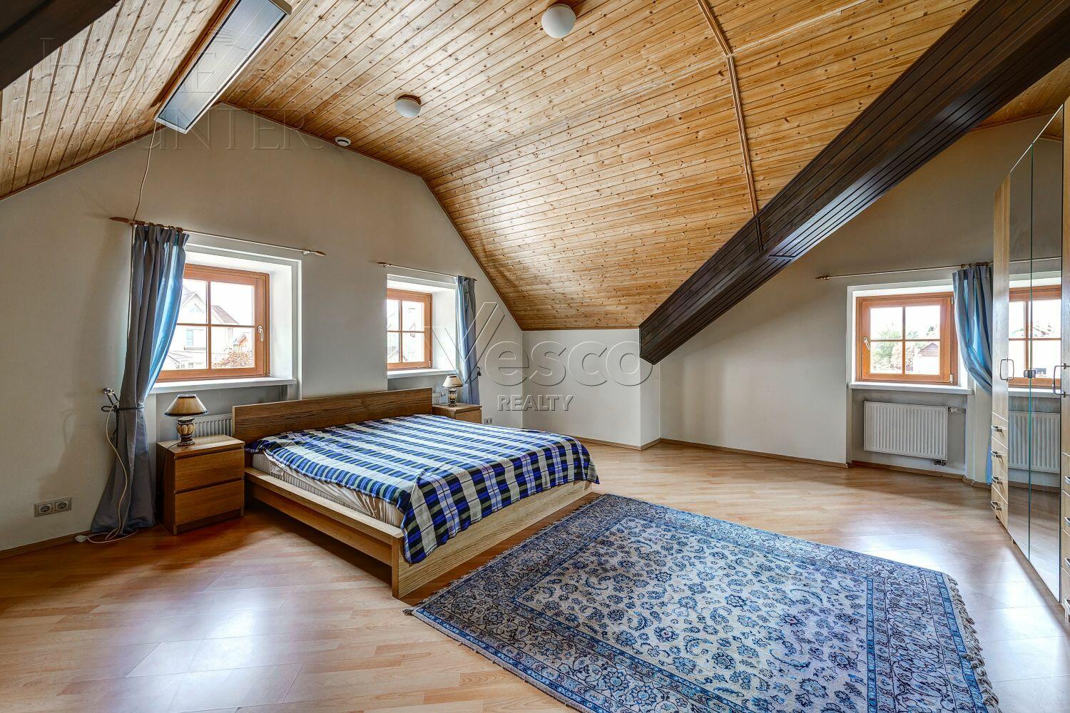 2-этажный коттедж 1 300 м² с отделкой