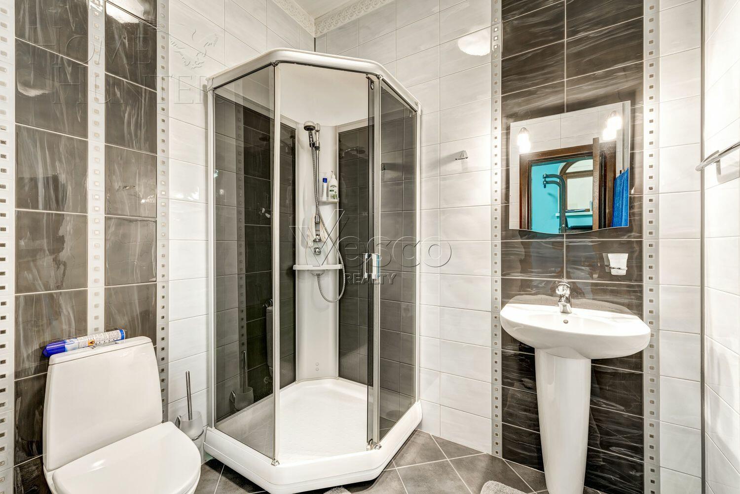 2-этажный коттедж 1 300 м² с отделкой