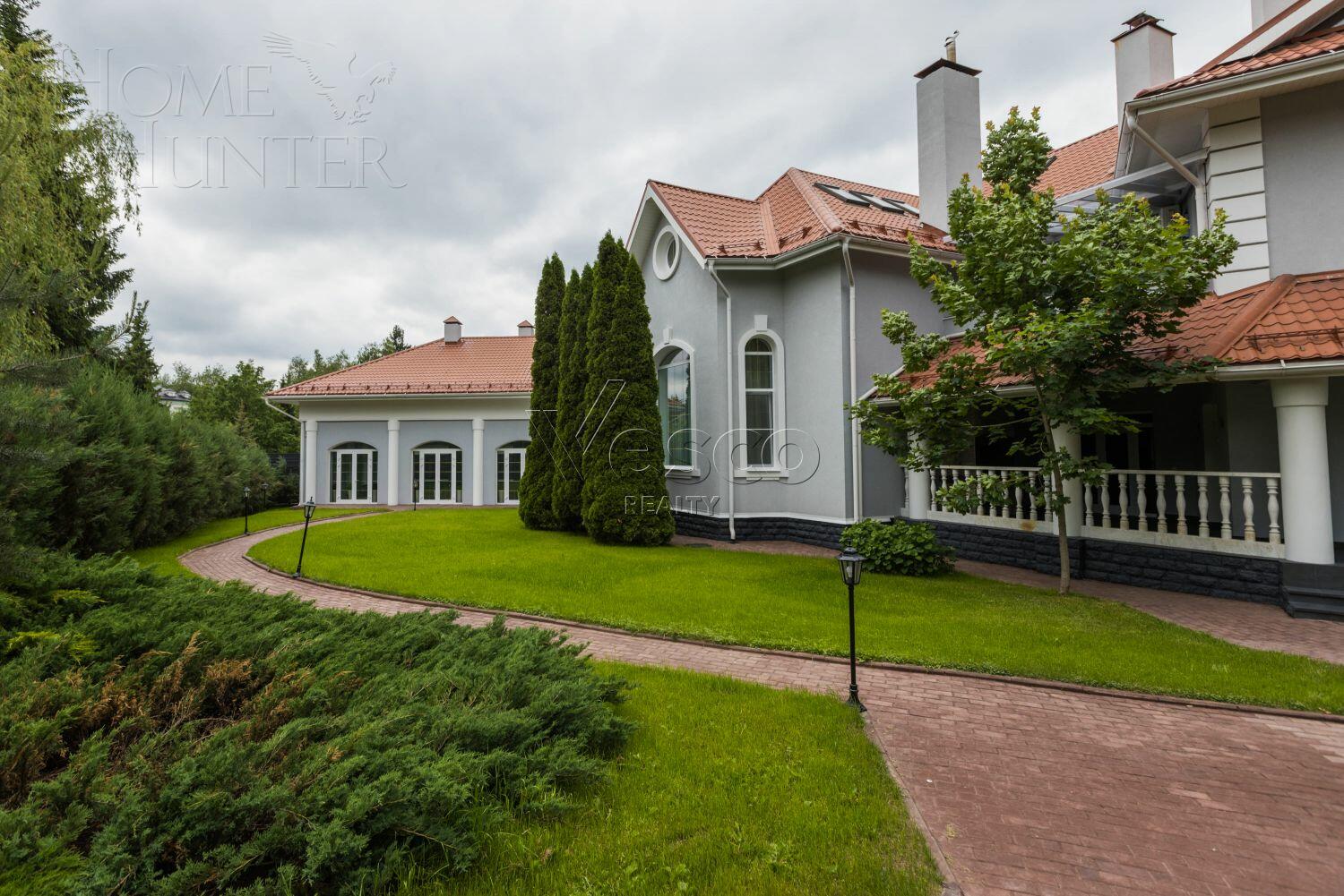 2-этажный коттедж 1 140 м² с отделкой