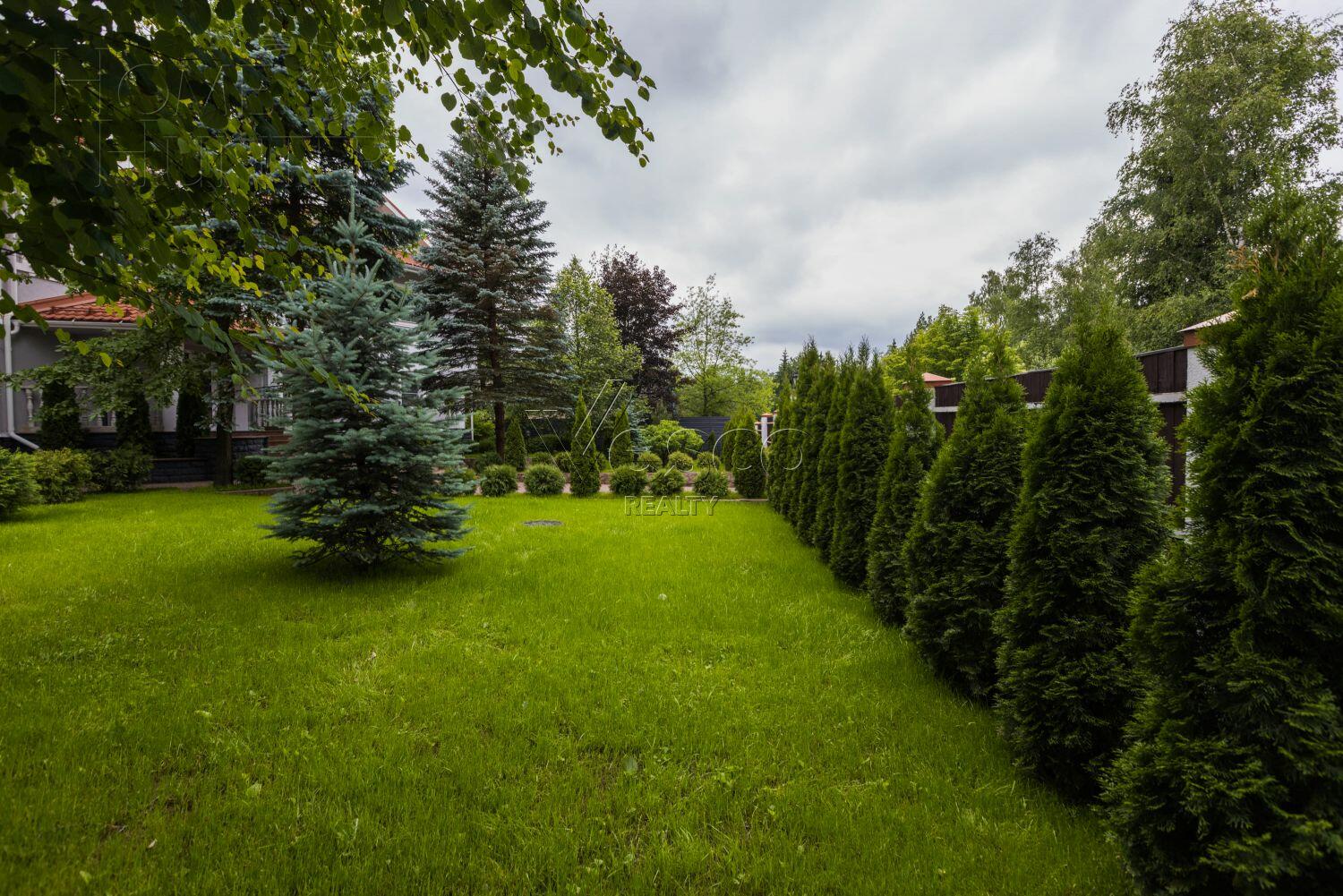 2-этажный коттедж 1 140 м² с отделкой