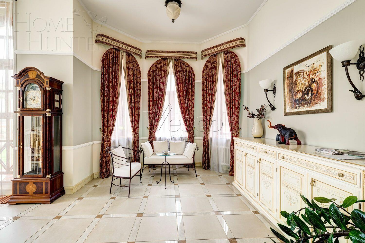 2-этажный коттедж 1 300 м² с отделкой