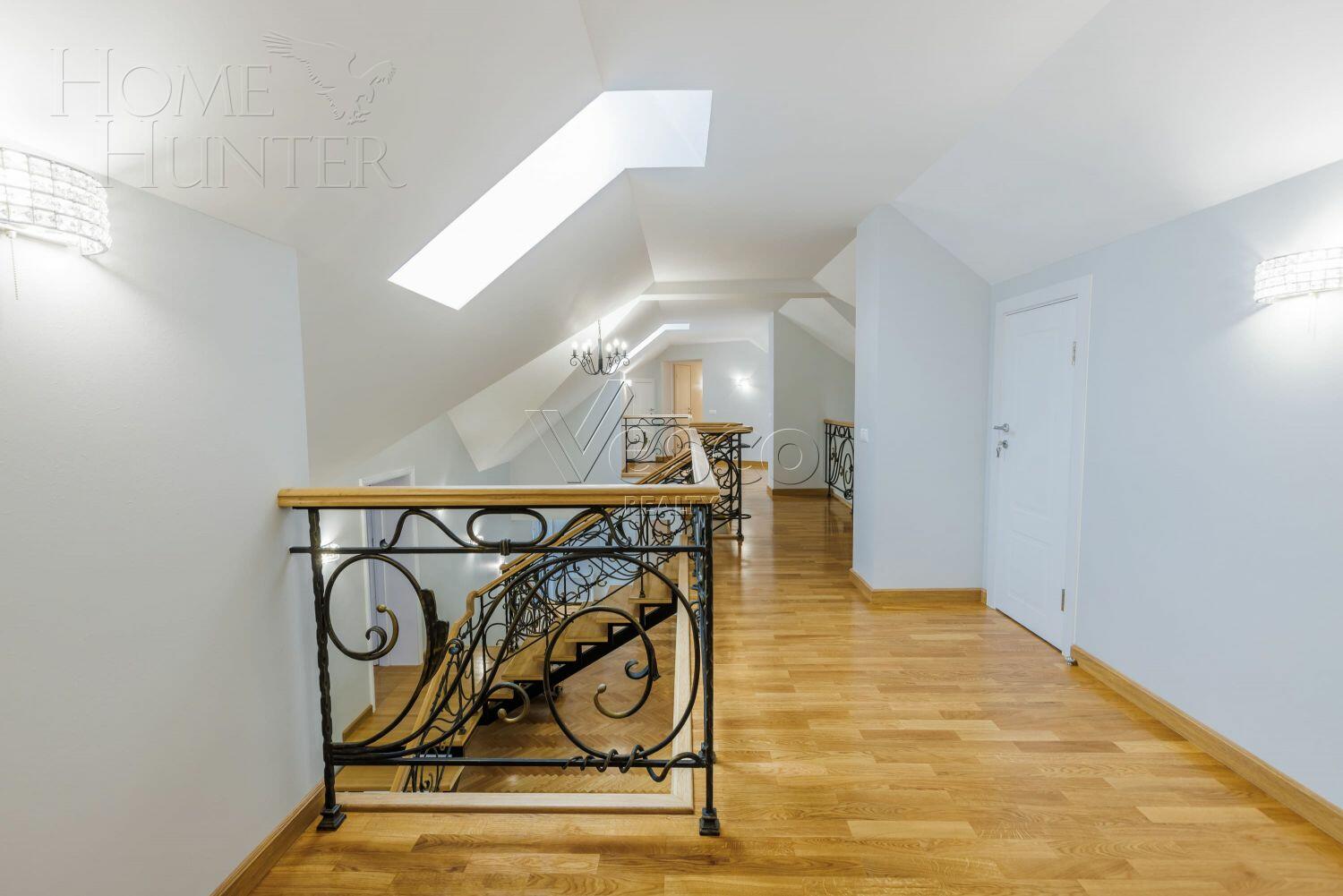 2-этажный коттедж 1 140 м² с отделкой