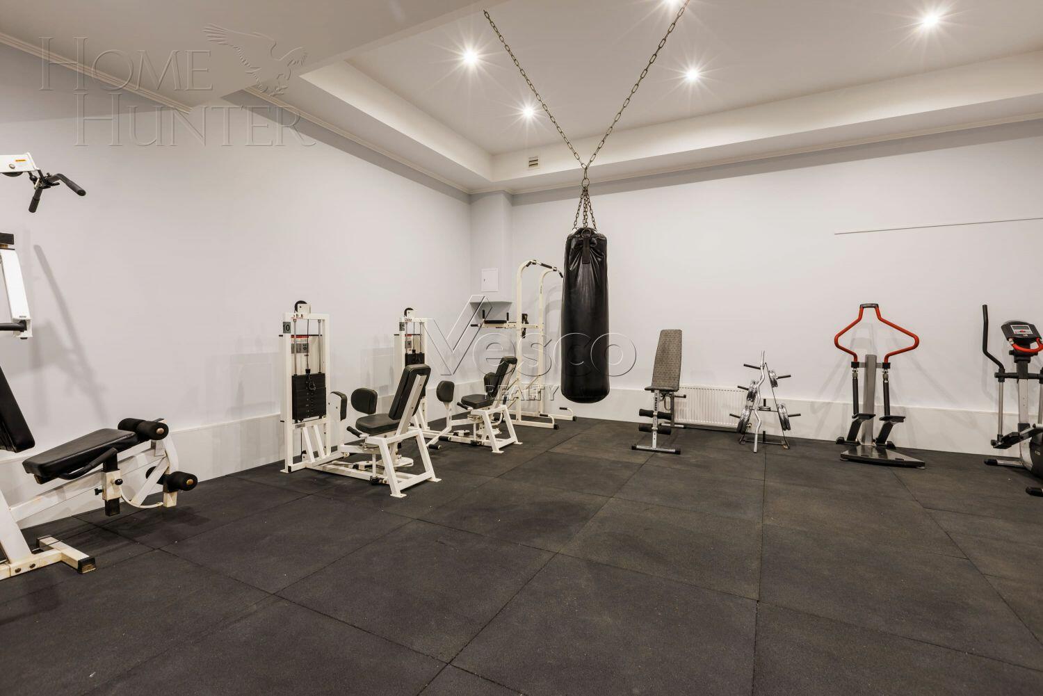 2-этажный коттедж 1 140 м² с отделкой