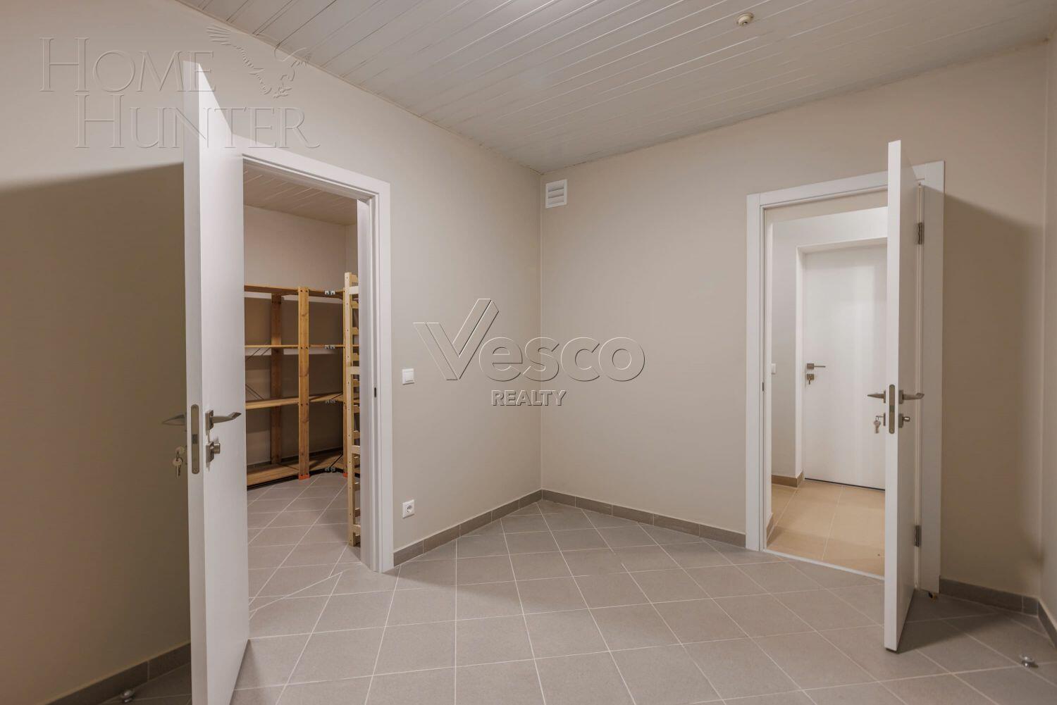 2-этажный коттедж 1 140 м² с отделкой