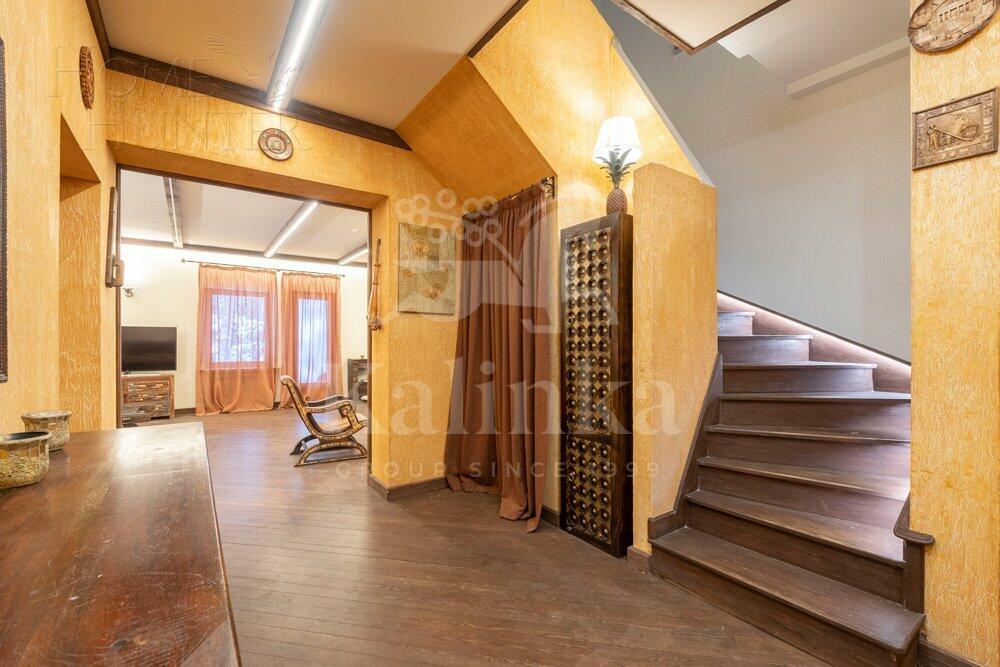 2-этажный коттедж 212 м² с отделкой