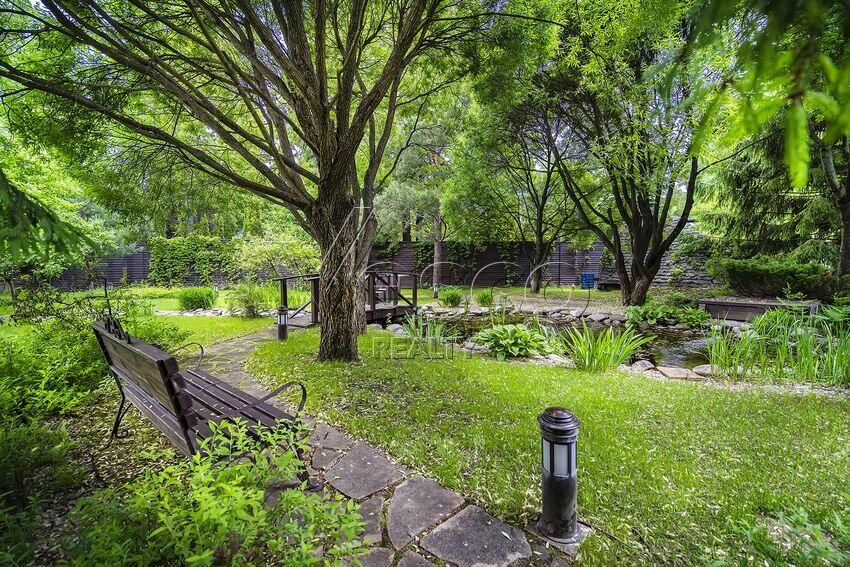 3-этажный коттедж 1 200 м² с отделкой