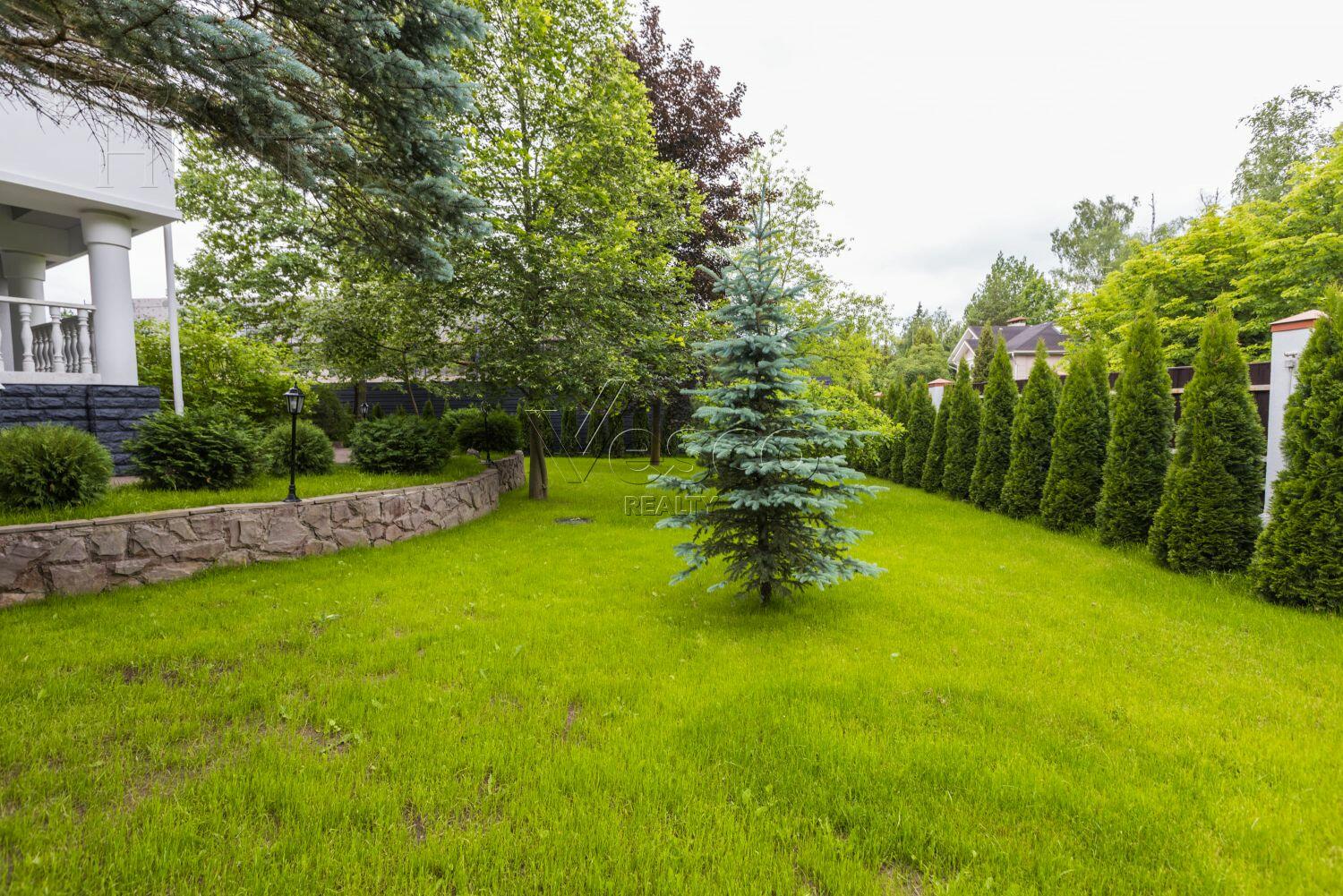 2-этажный коттедж 1 140 м² с отделкой